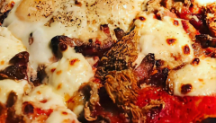 Pizza &quote;Pullet Pork&quote;